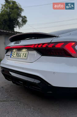 Ліфтбек Audi e-tron GT 2021 в 