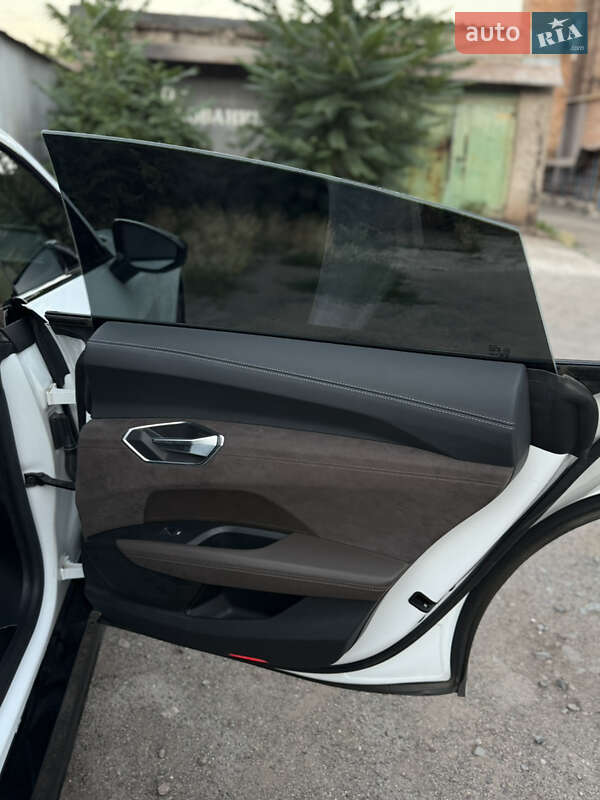Ліфтбек Audi e-tron GT 2021 в Дніпрі