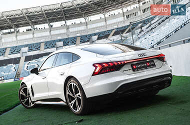 Ліфтбек Audi e-tron GT 2021 в 