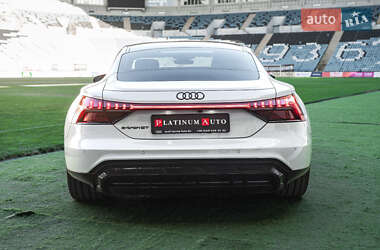 Ліфтбек Audi e-tron GT 2021 в 