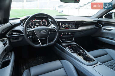 Ліфтбек Audi e-tron GT 2021 в 