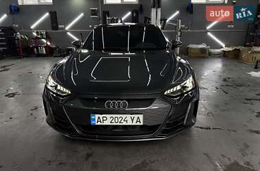 Лифтбек Audi e-tron GT 2024 в 