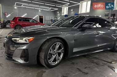 Лифтбек Audi e-tron GT 2024 в 