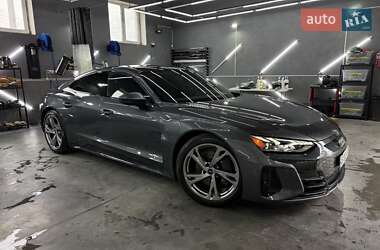 Лифтбек Audi e-tron GT 2024 в 