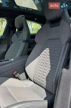Лифтбек Audi e-tron GT 2021 в 