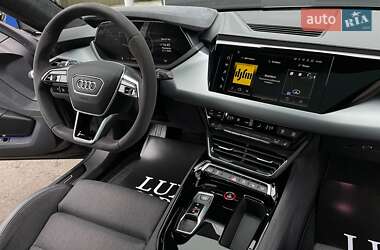 Ліфтбек Audi e-tron GT 2021 в 