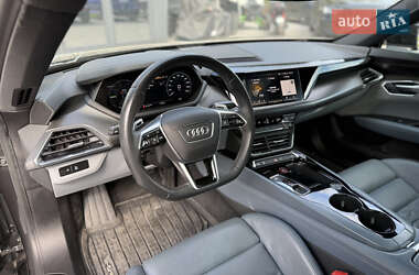 Лифтбек Audi e-tron GT 2022 в 