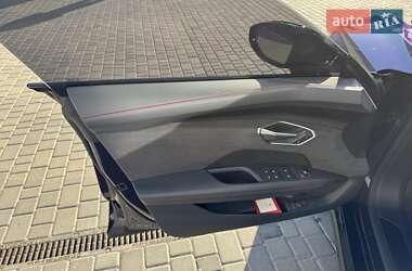 Купе Audi e-tron GT 2024 в 