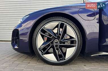 Купе Audi e-tron GT 2024 в 