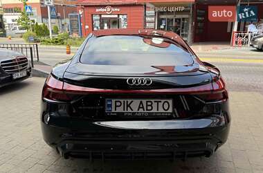 Лифтбек Audi e-tron GT 2022 в 