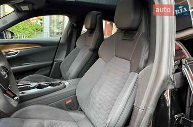 Лифтбек Audi e-tron GT 2022 в 
