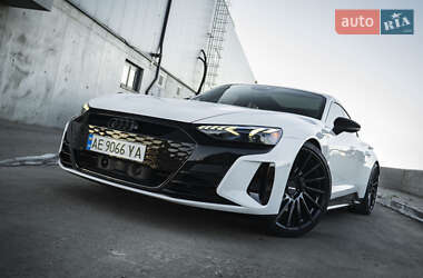Лифтбек Audi e-tron GT 2021 в 