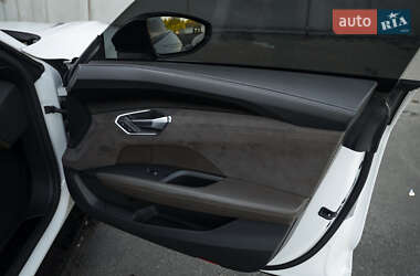 Лифтбек Audi e-tron GT 2021 в 