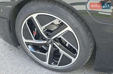 Лифтбек Audi e-tron GT 2023 в 
