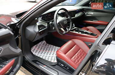 Ліфтбек Audi e-tron GT 2021 в 