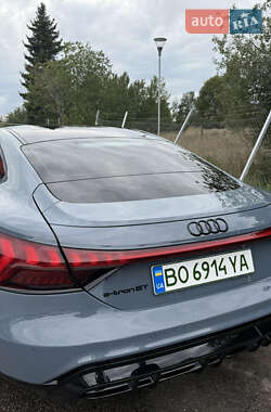 Ліфтбек Audi e-tron GT 2021 в 