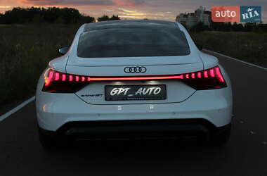 Лифтбек Audi e-tron GT 2021 в 