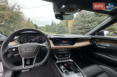 Лифтбек Audi e-tron GT 2021 в 