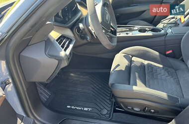 Лифтбек Audi e-tron GT 2022 в 