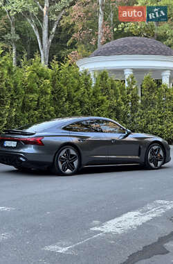 Лифтбек Audi e-tron GT 2021 в 