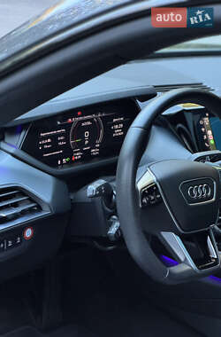 Лифтбек Audi e-tron GT 2021 в 