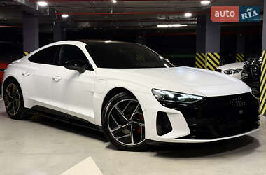 Лифтбек Audi e-tron GT 2022 в 