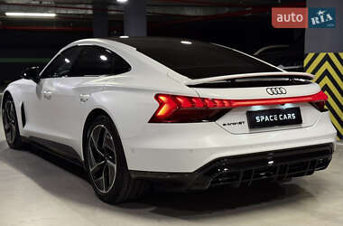 Лифтбек Audi e-tron GT 2022 в 