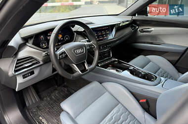 Лифтбек Audi e-tron GT 2022 в 