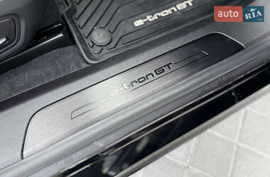 Лифтбек Audi e-tron GT 2022 в 