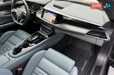 Лифтбек Audi e-tron GT 2022 в 