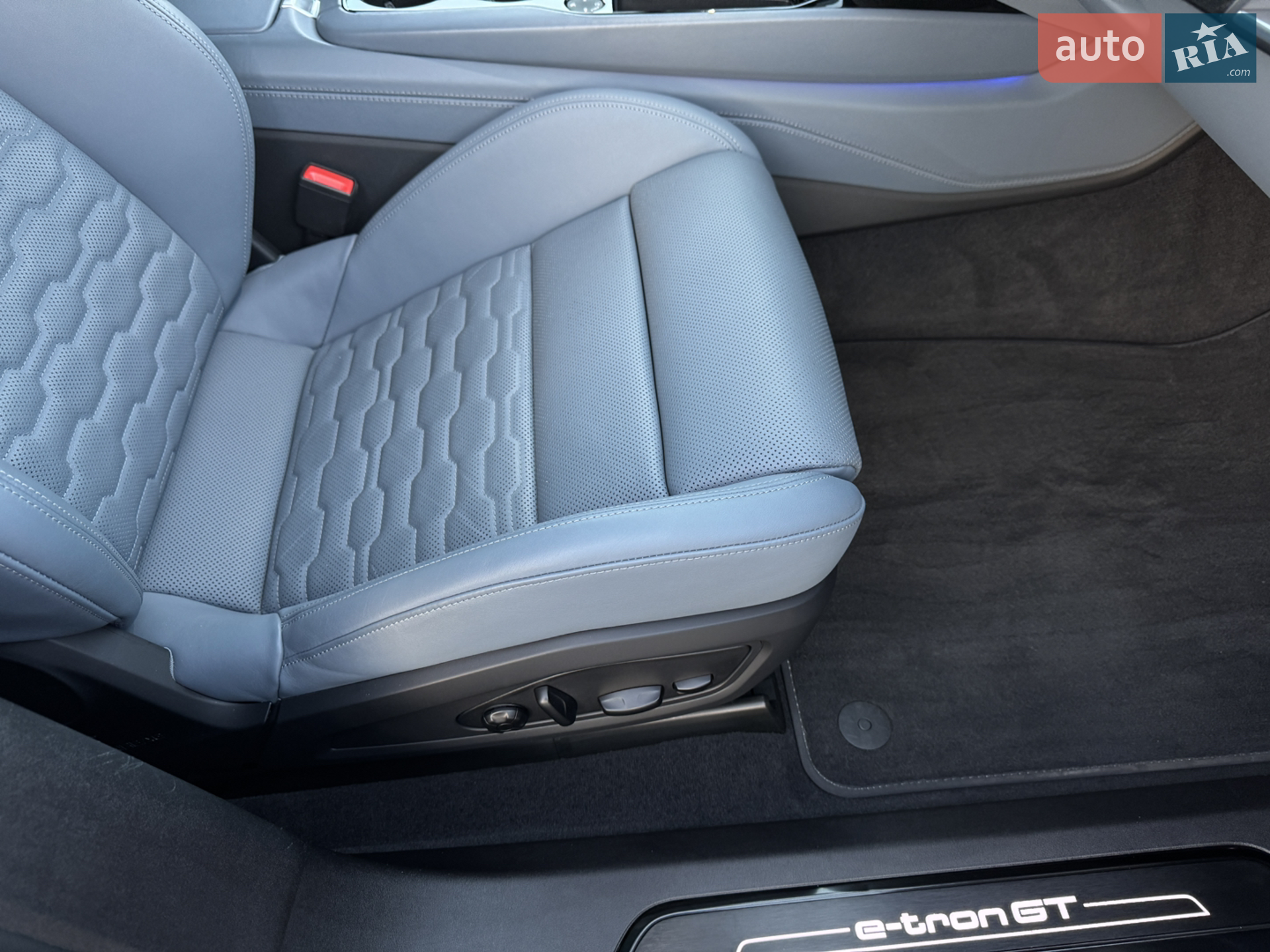 2021 Audi e-tron GT - мініатюра 47