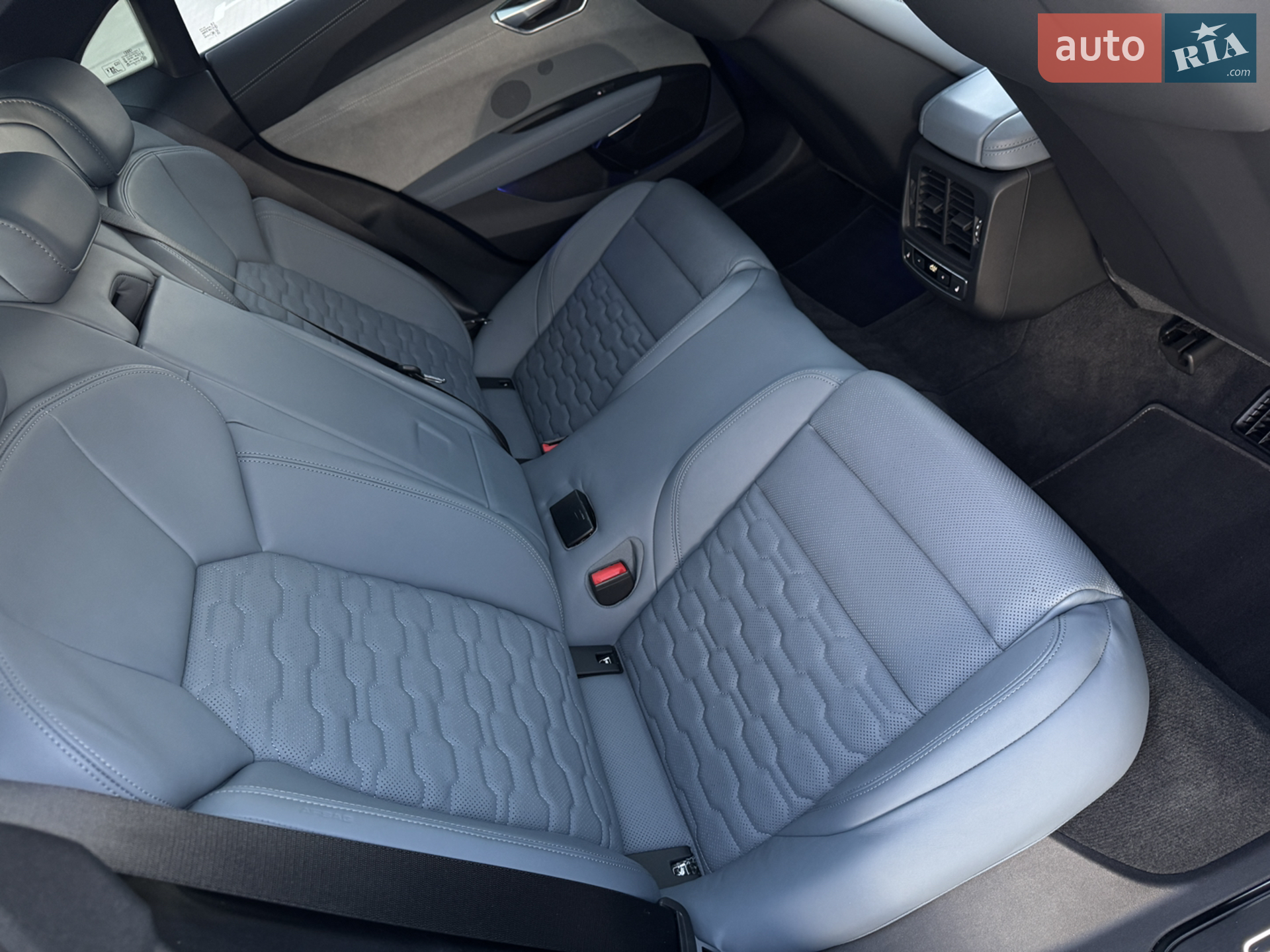 2021 Audi e-tron GT - мініатюра 46