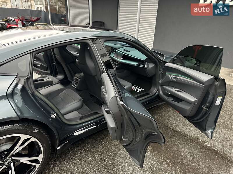 Лифтбек Audi e-tron GT 2022 в Киеве фото 43 Лифтбек Audi e-tron GT 2022 в Киеве