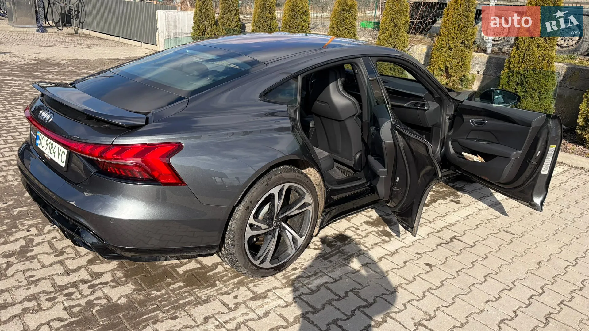2021 Audi e-tron GT - мініатюра 16