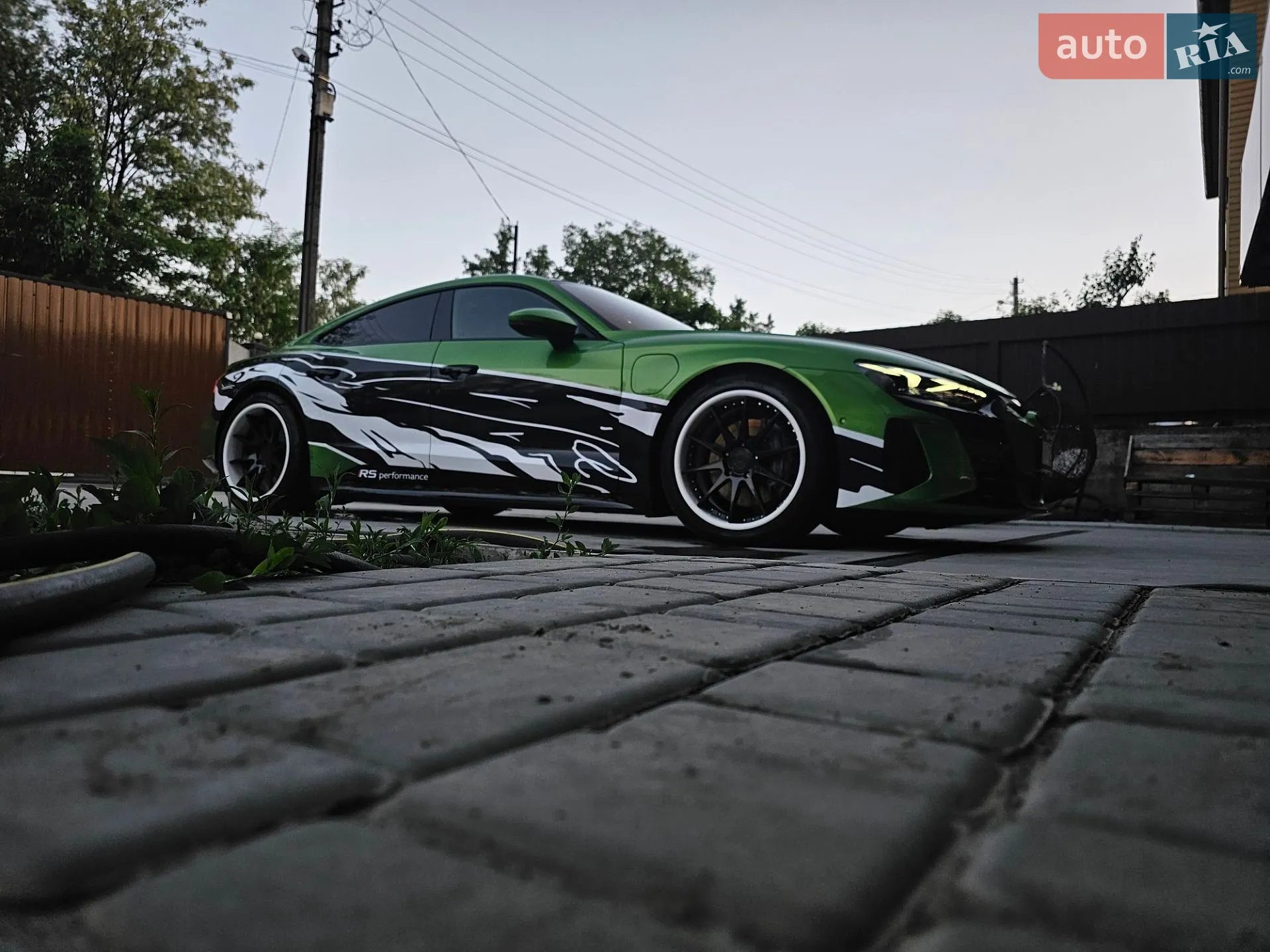 2022 Audi e-tron GT - мініатюра 3