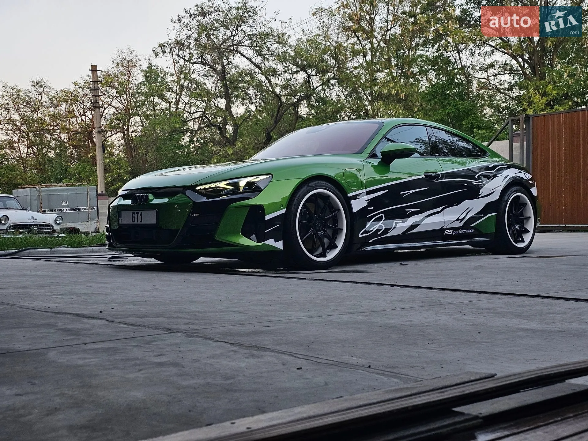 2022 Audi e-tron GT - мініатюра 9
