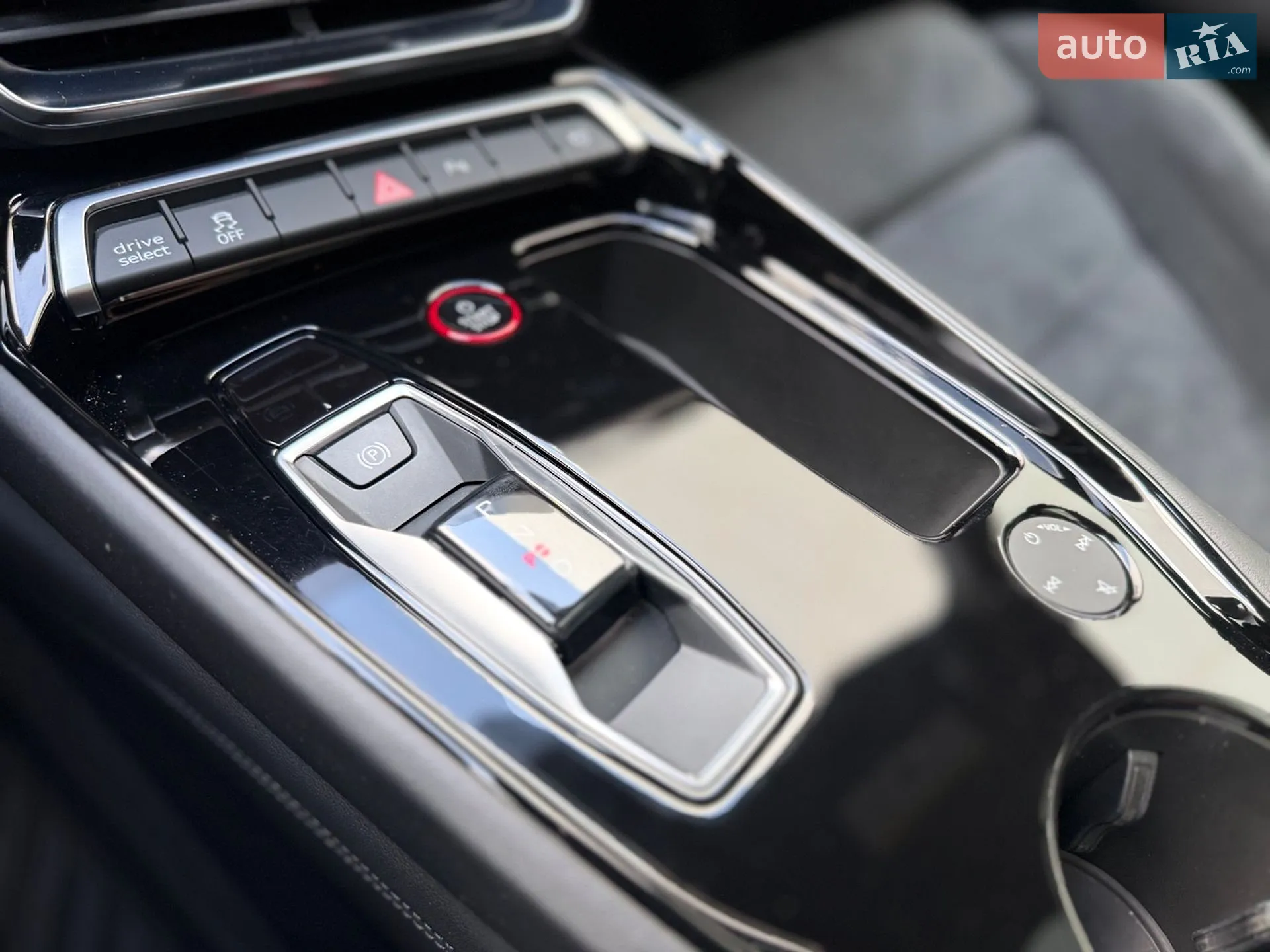 2022 Audi e-tron GT - мініатюра 30