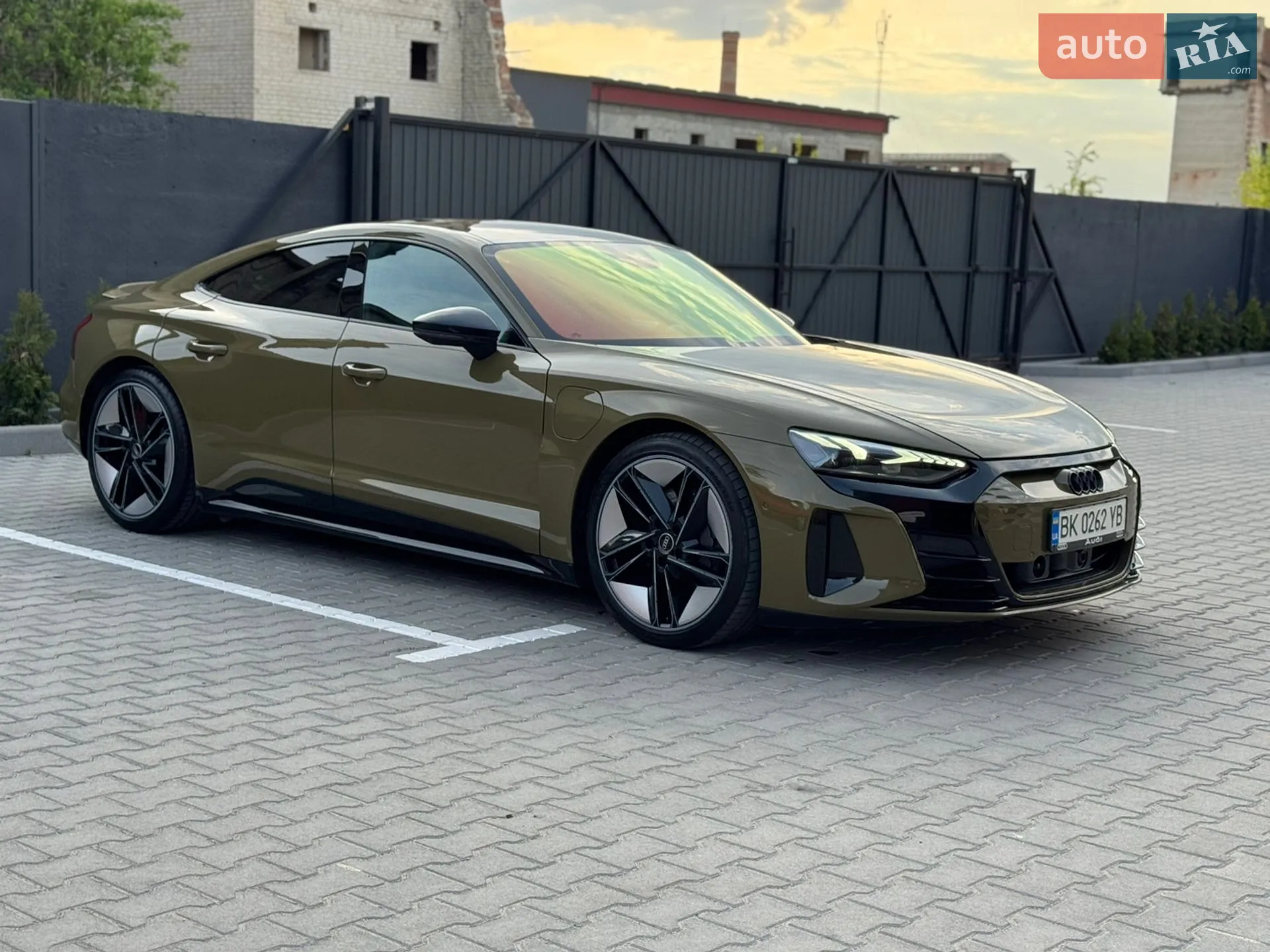 2022 Audi e-tron GT - мініатюра 11