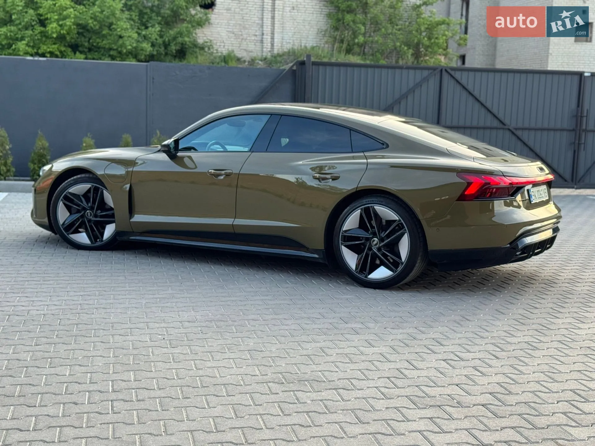 2022 Audi e-tron GT - мініатюра 19