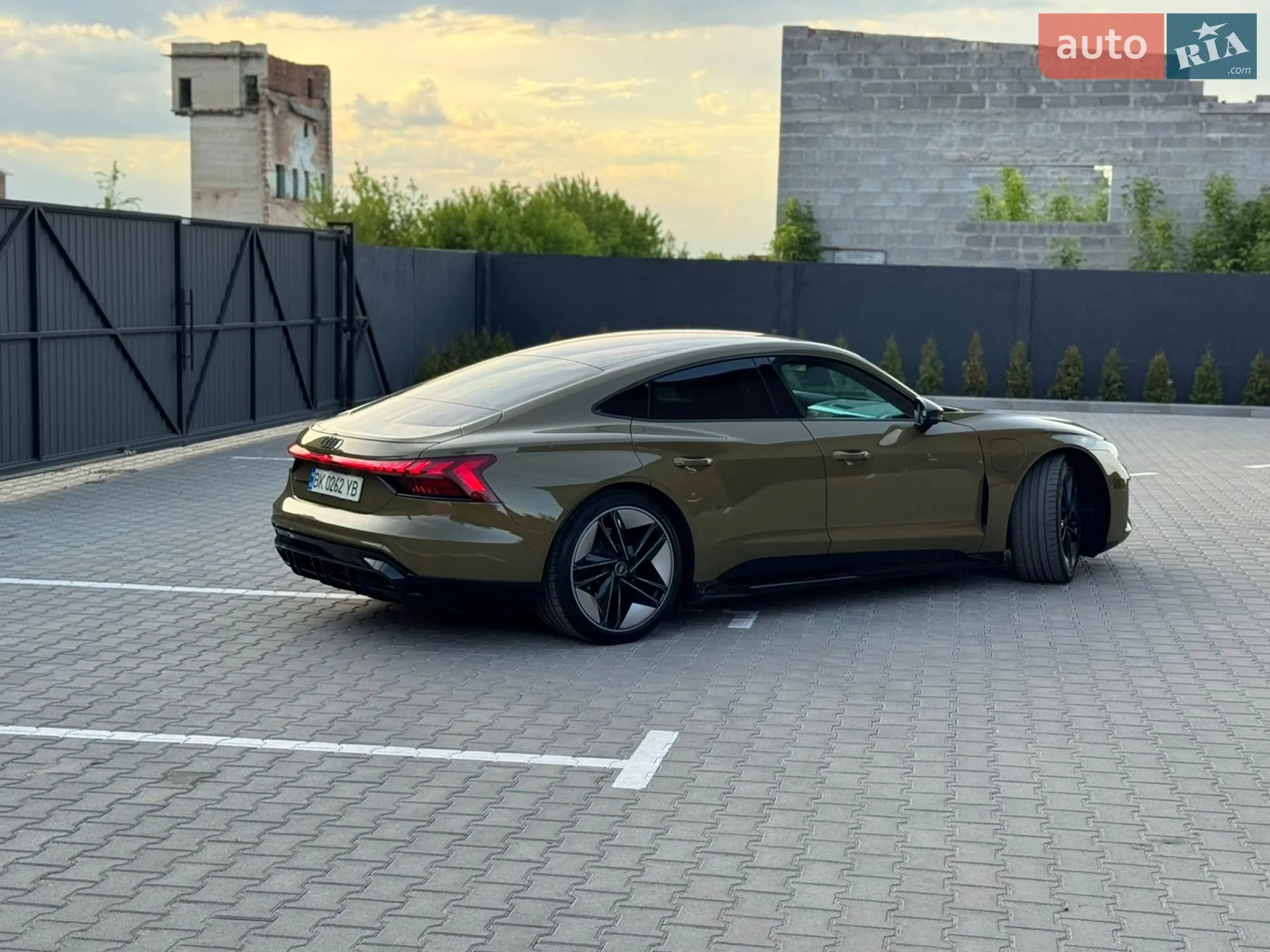 2022 Audi e-tron GT - мініатюра 28