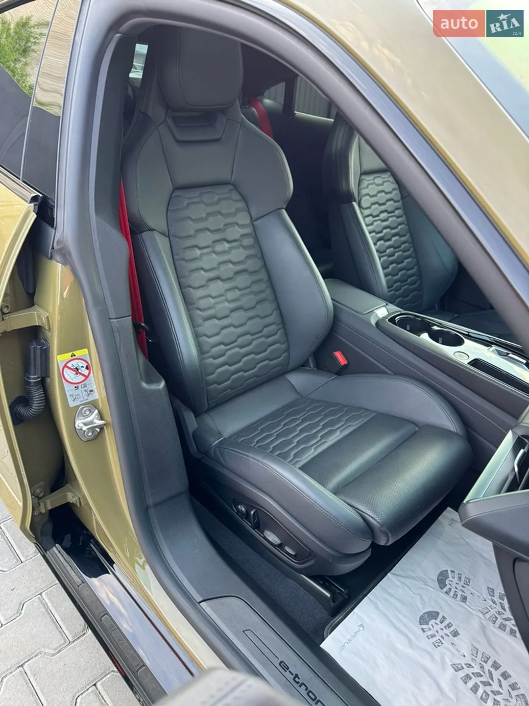 2022 Audi e-tron GT - мініатюра 68
