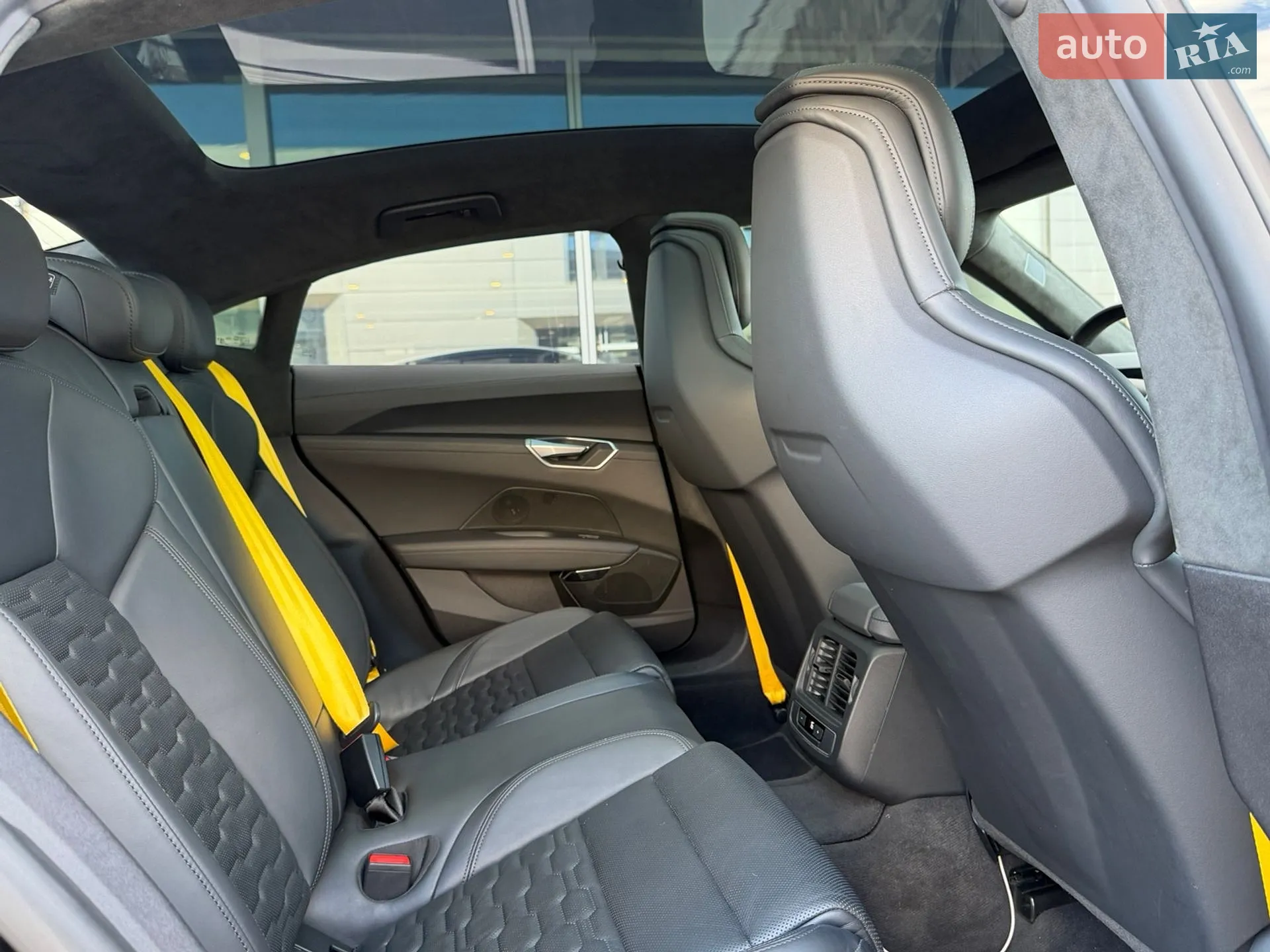 2022 Audi e-tron GT - мініатюра 14
