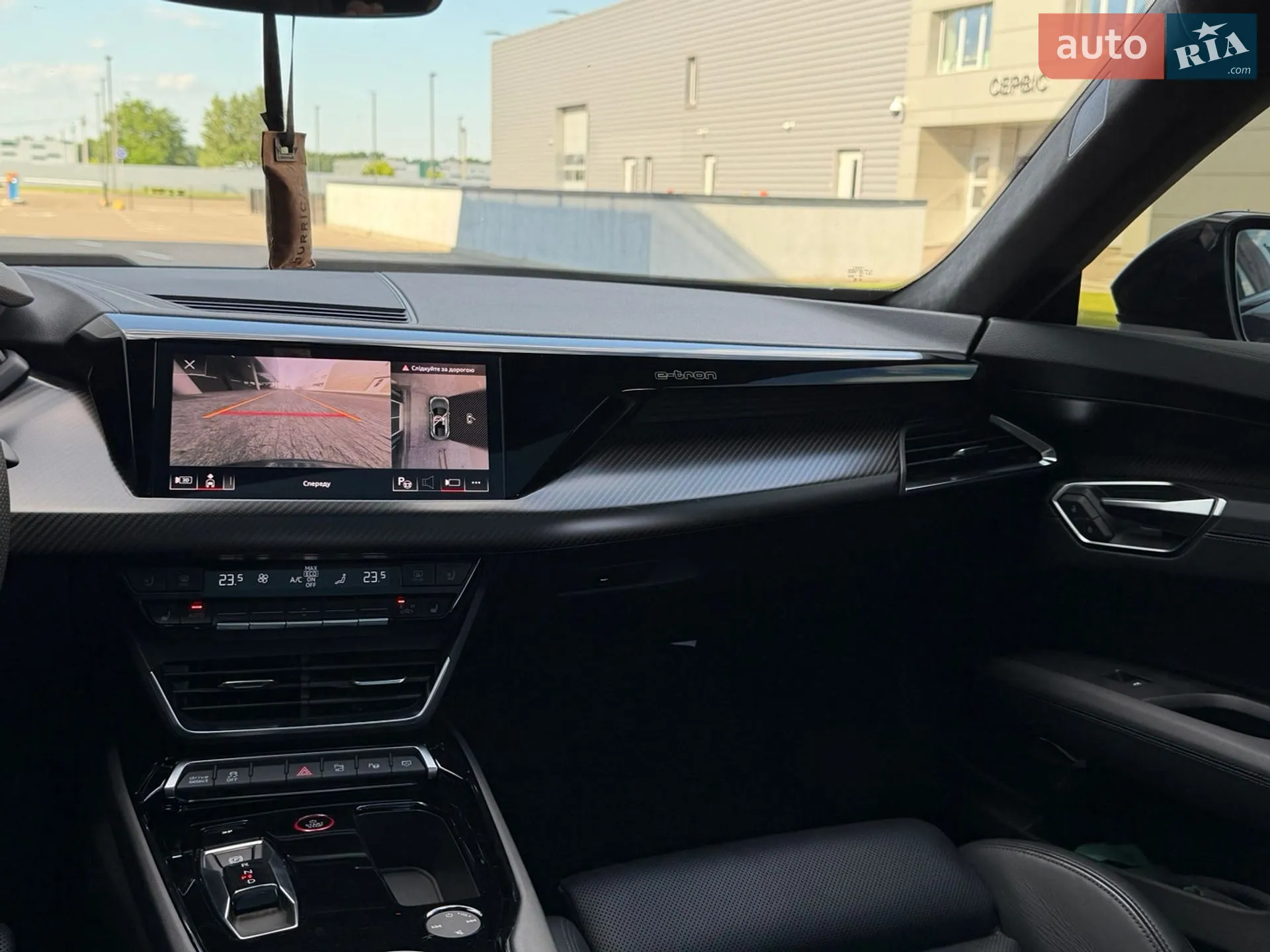 2022 Audi e-tron GT - мініатюра 24
