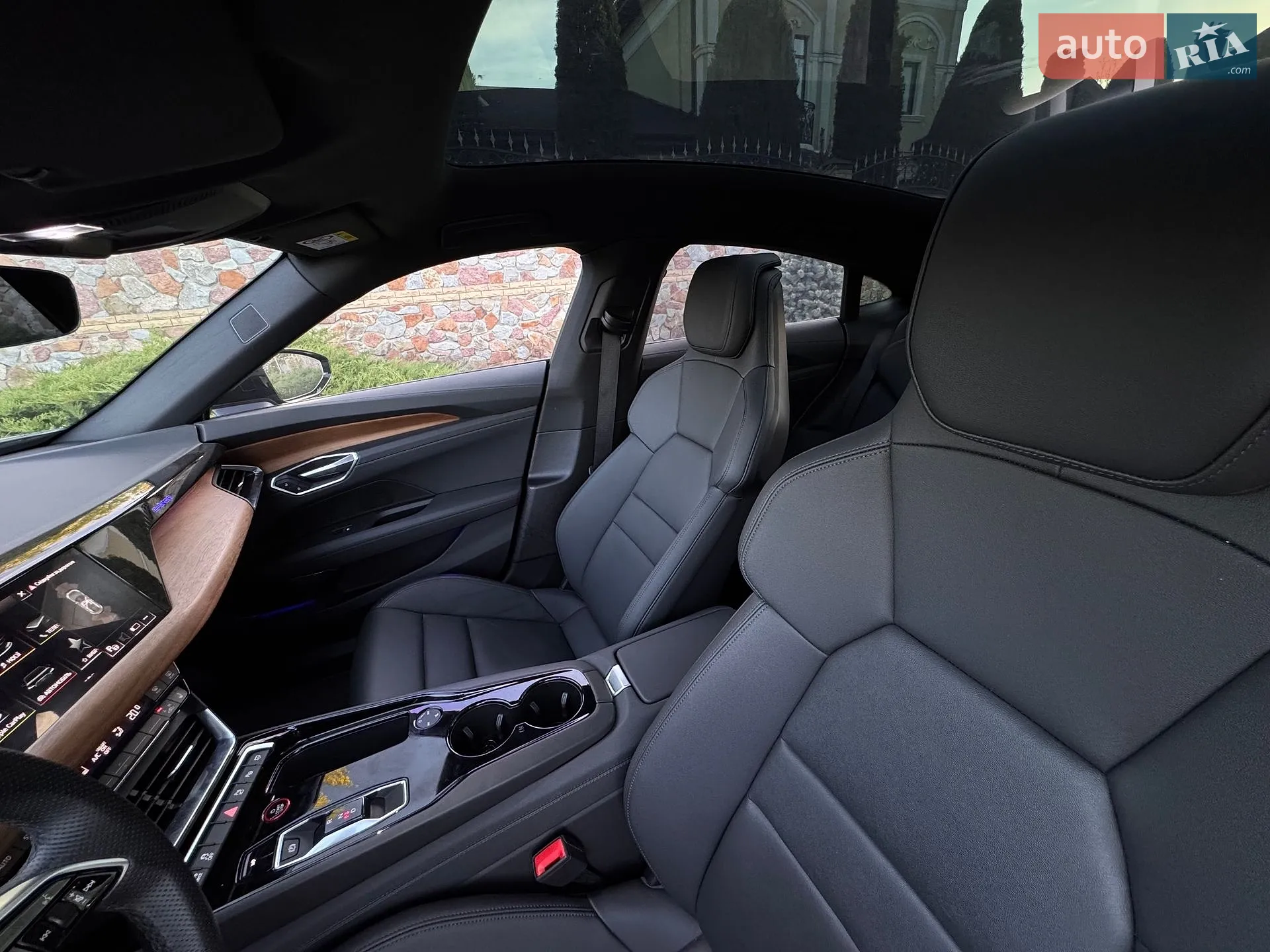 2022 Audi e-tron GT - мініатюра 17