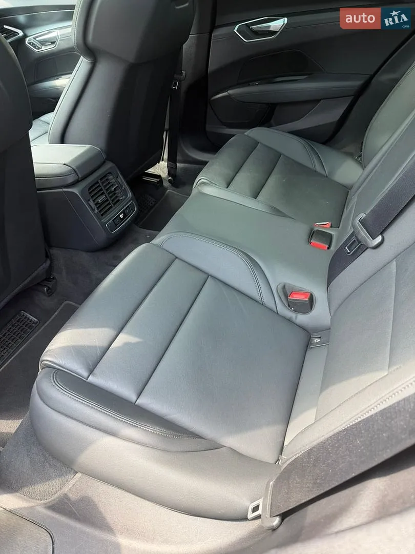 2021 Audi e-tron GT - мініатюра 20