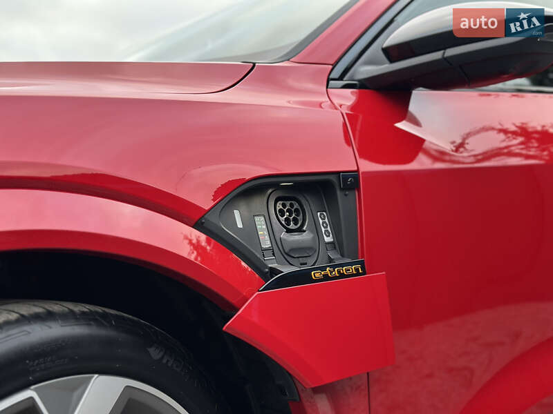 Позашляховик / Кросовер Audi e-tron S Sportback 2022 в Луцьку