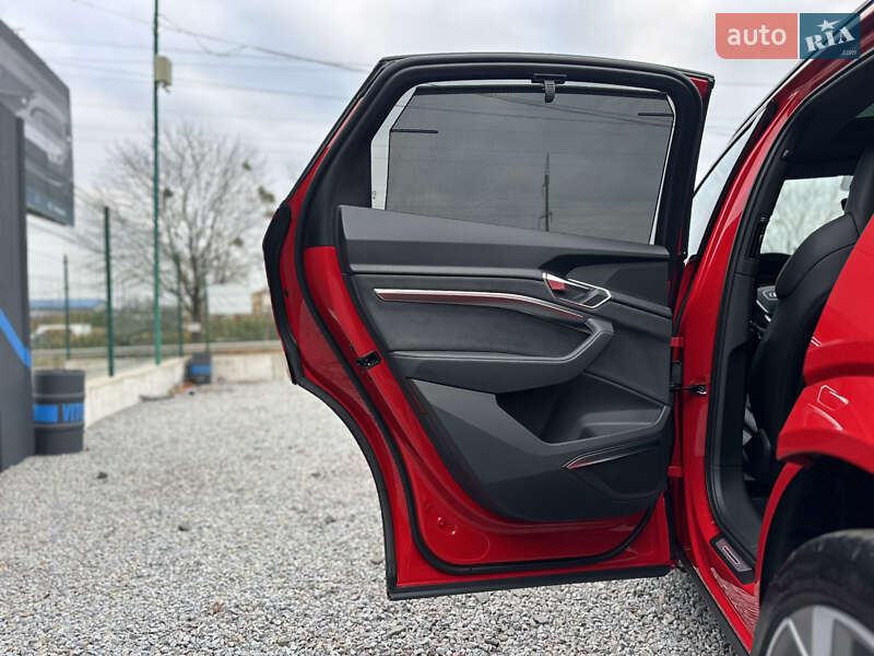 Позашляховик / Кросовер Audi e-tron S Sportback 2022 в Луцьку