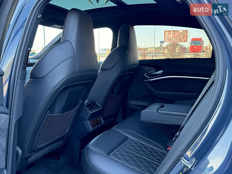 Позашляховик / Кросовер Audi e-tron S Sportback 2021 в Києві