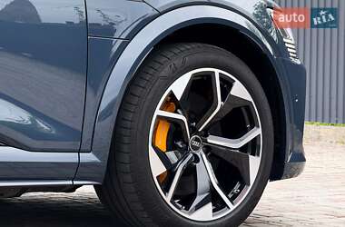 Позашляховик / Кросовер Audi e-tron S Sportback 2021 в 