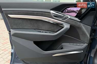 Позашляховик / Кросовер Audi e-tron S Sportback 2021 в 